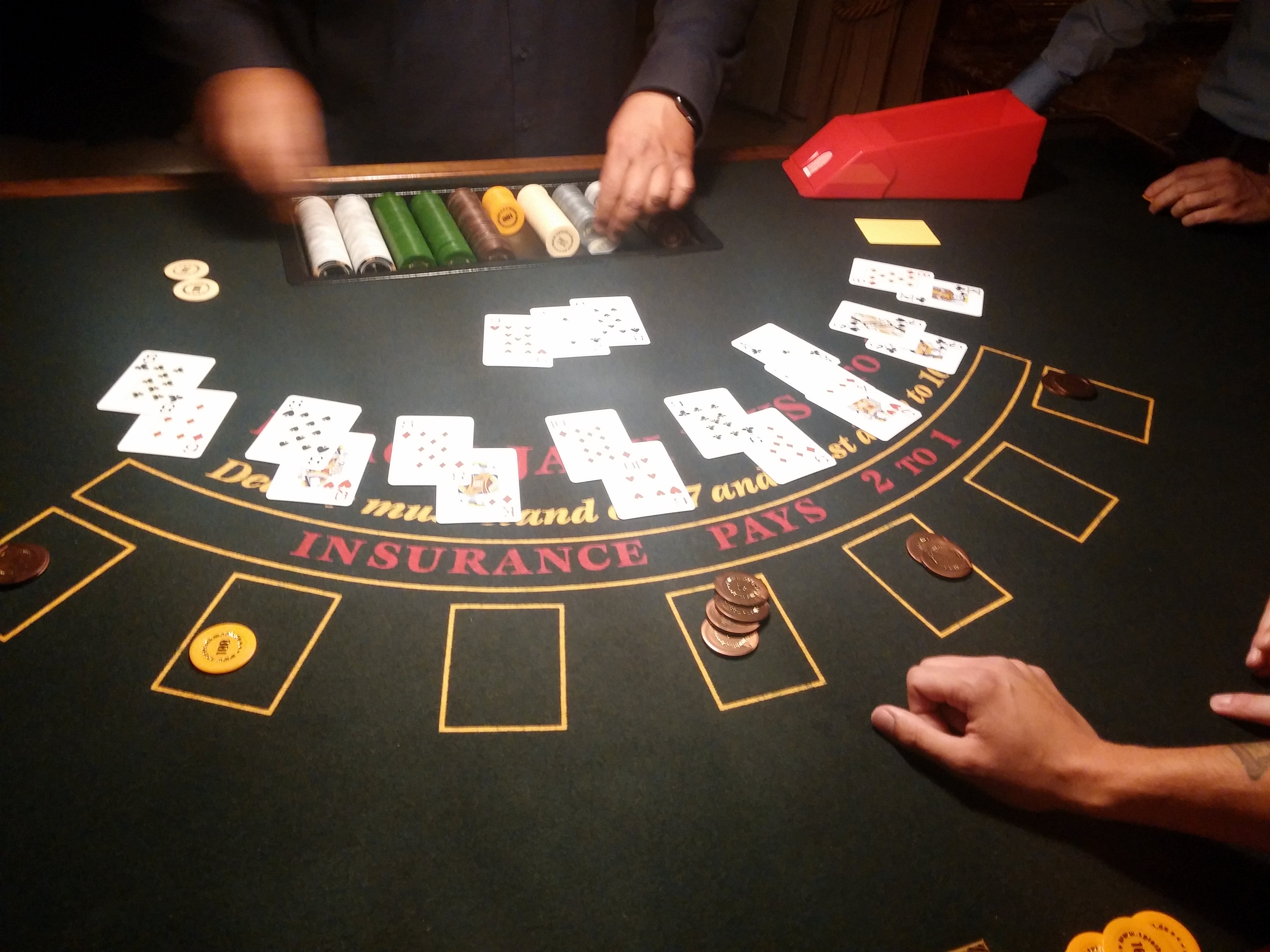 Strategie w Blackjacku: Jak Wygrać z Kasynem